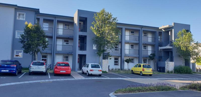 To Let 2 Bedroom Property for Rent in Buhrein Western Cape